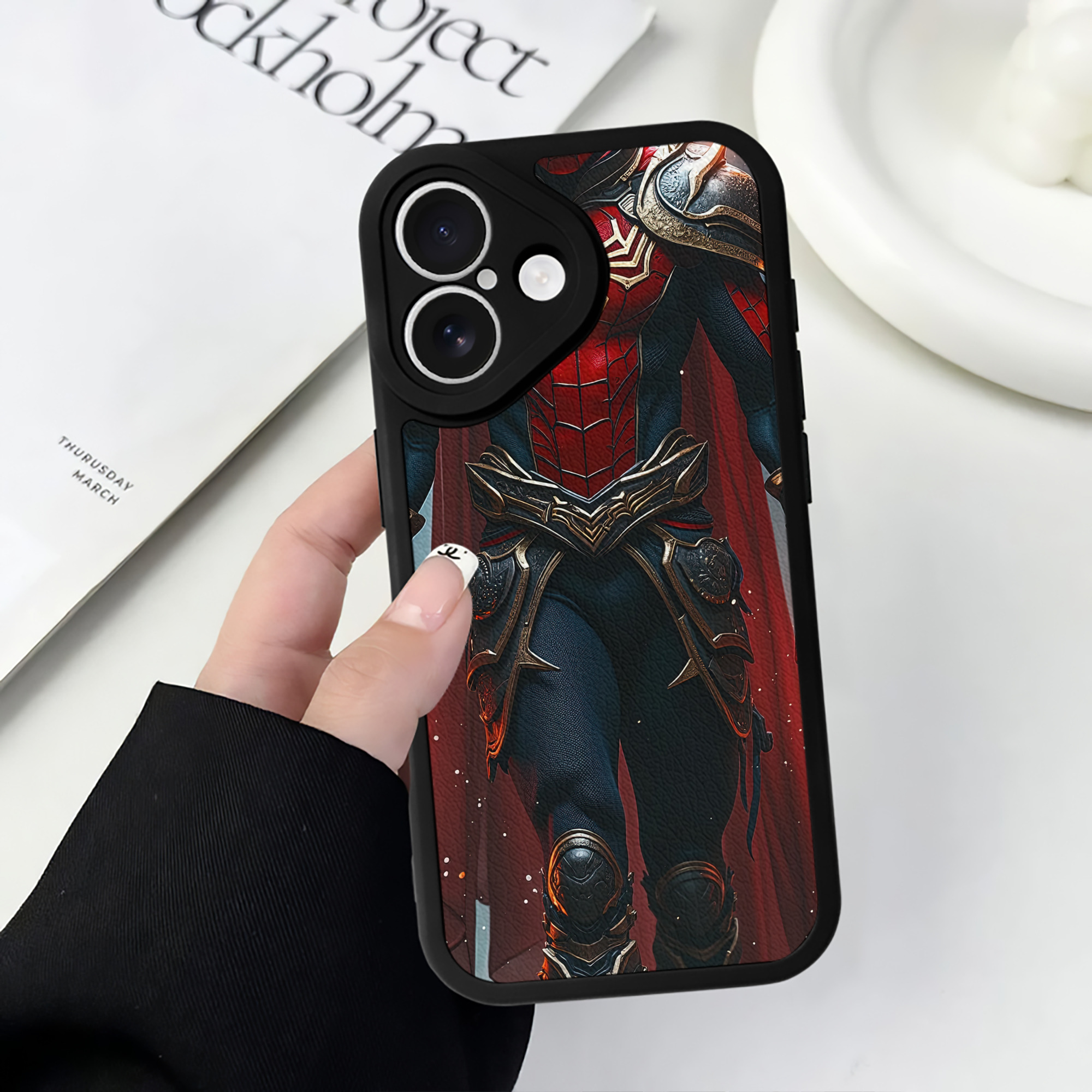 Spider Man スパイダーマン 【iPhone 16シリーズ対応】シリコンスマホケース（レザー調） 材質：シリコン